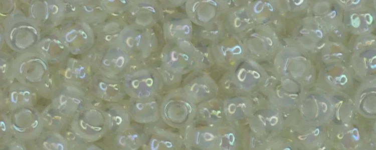 (image for) TOHO 11/o Round-Cream Lined Crystal Rainbow. 11T777