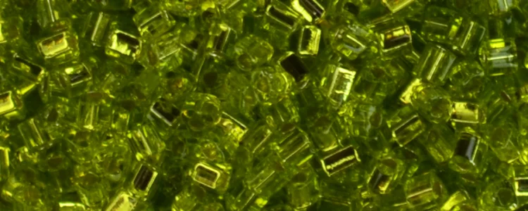 (image for) TOHO Size 11/o Triangle Shape Seed Bead-Peridot Green Silver Lined