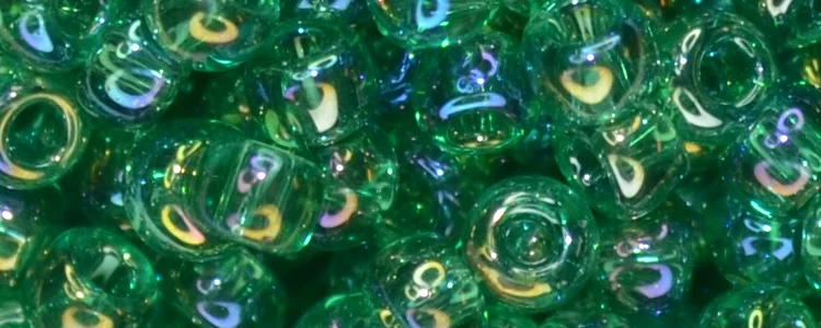 (image for) TOHO 8/o Round Seed Bead-Light Green Transparent Rainbow #8T164B