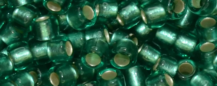 (image for) TOHO Size 8/o Round Seed Bead-Mint Green Silver Lined 8T24B