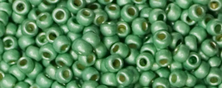 (image for) TOHO 8/o Round Seed Bead-Light Green Galvanized Matte PermaFinish #8TPF570F