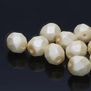 (image for) Czech Fire Polish 4mm-Glass Pearls Cream Matte * 100 Bead Strand