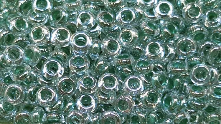 (image for) TOHO 8/o Demi Round, Emerald Lined Crystal Luster, color # 8TD-1070