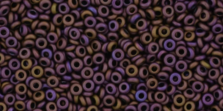 (image for) TOHO 11/o Demi Precision Round Seed Bead, Plum Iris Metallic Matte, color # 11TD-703