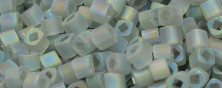 (image for) TOHO 2mm Cube Shape Seed Beads-Light Black Diamond Transparent Rainbow Matte