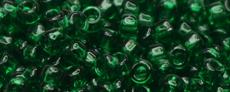 (image for) TOHO 15/o Round Seed Bead-Dark Emerald Green Transparent. 15T939
