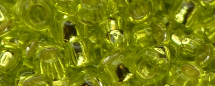 (image for) TOHO 15/o Round Seed Bead-Peridot Green Silver Lined. 15T24