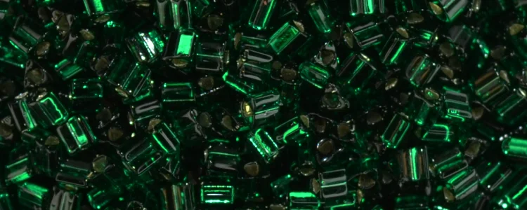 (image for) TOHO Size 11/o Triangle Shape Seed Bead-Emerald Green Silver Lined