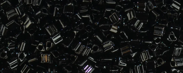 (image for) TOHO Size 11/o Triangle Shape Seed Bead-Jet Black Opaque