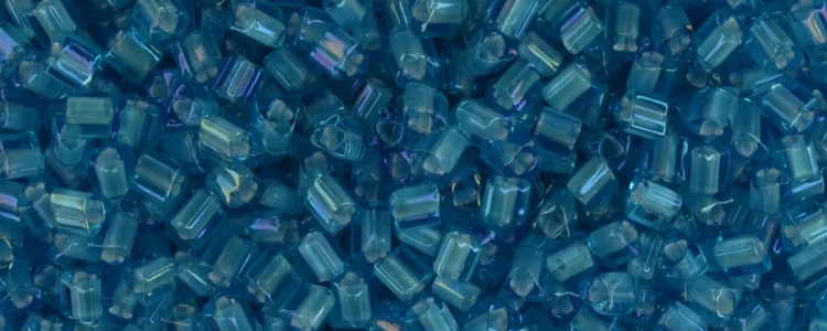 (image for) TOHO Size 11/o Triangle Shape Seed Bead-White Lined Aqua Transparent