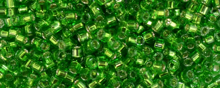 (image for) TOHO Aiko Hexagon Precision Cylinder Bead. Kelly Green Silver Lined TBC-27