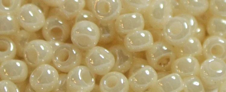 (image for) TOHO 11/o Round-Cream Opaque Luster. 11T123
