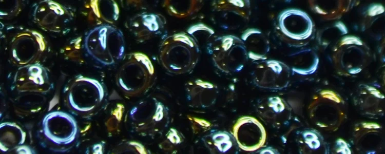 (image for) TOHO 15/o Round Seed Bead-Green Iris Metallic. 15T84