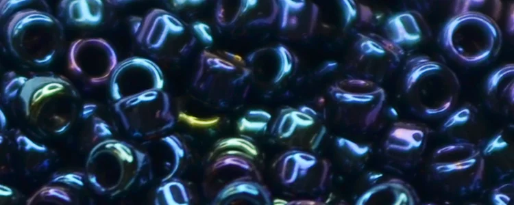 (image for) TOHO 15/o Round Seed Bead-Navy Blue Iris Metallic. 15T82