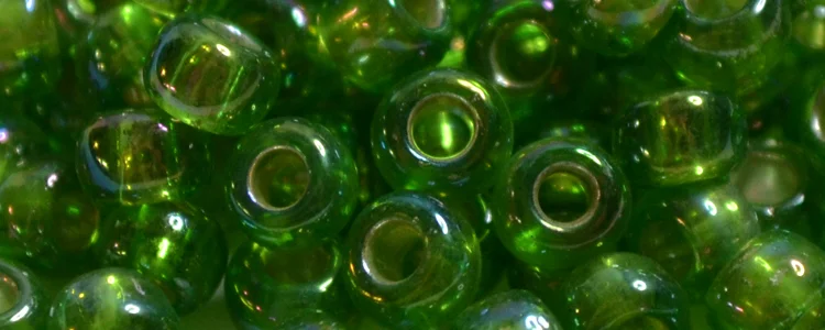 (image for) TOHO Size 6/o Round Seed Bead-Kelly Green Silver Lined Rainbow 6T2027