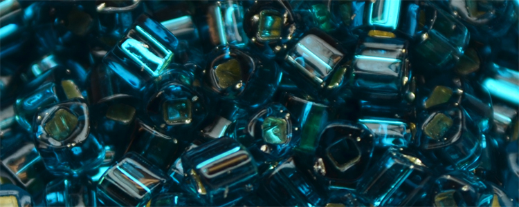 TOHO 1.5mm Cube Beads-Blue Zircon Silver Lined