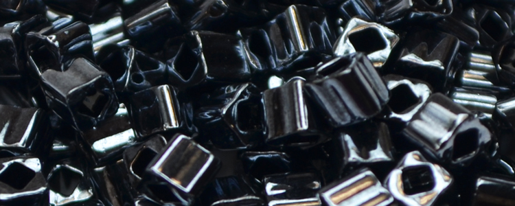 TOHO 2mm Cube-Hematite Metallic