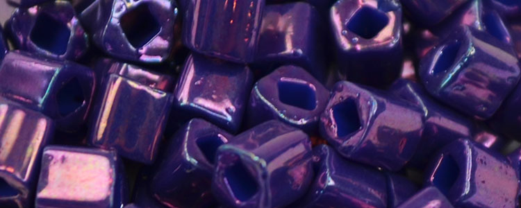 TOHO 4mm Cube-Purple Metallic