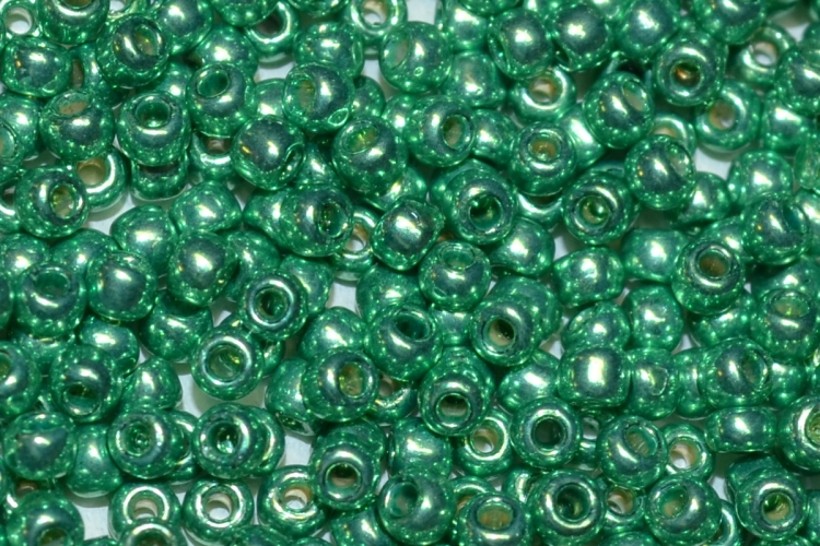 (image for) TOHO Size 11/o Round Seed Bead-Spring Green Galvanized PermaFinish. 11TPF587-100