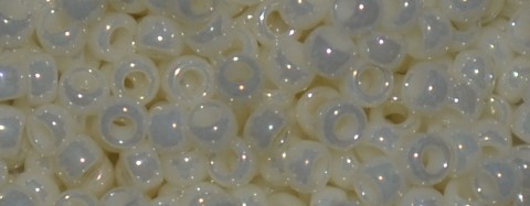 (image for) TOHO Size 15/o Round Seed Bead-Light Cream Opaque Luster #15T122-100